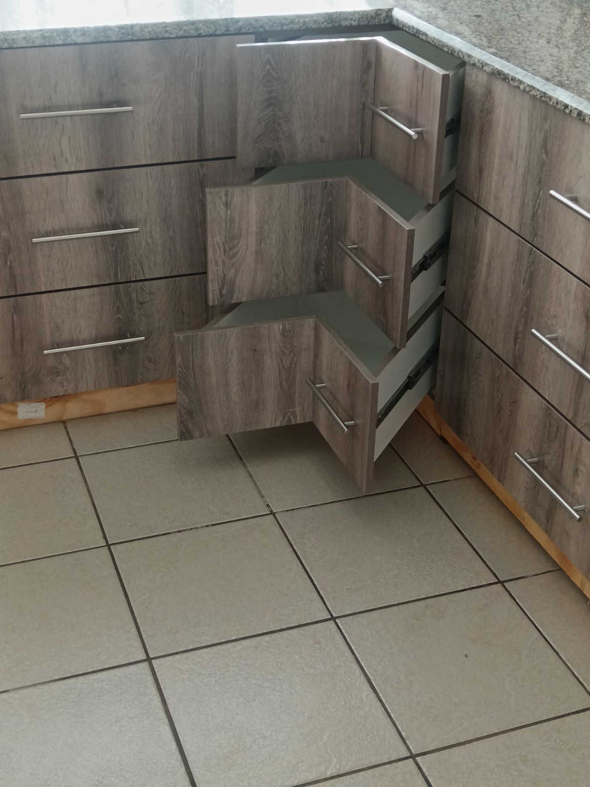 Modern kitchen Amanzimtoti completed - view 1