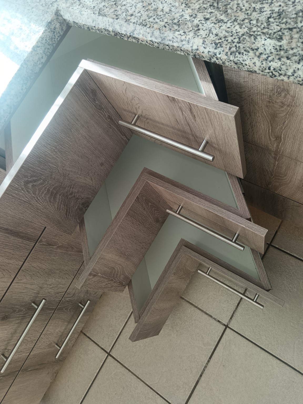 Modern kitchen Amanzimtoti completed - view 2