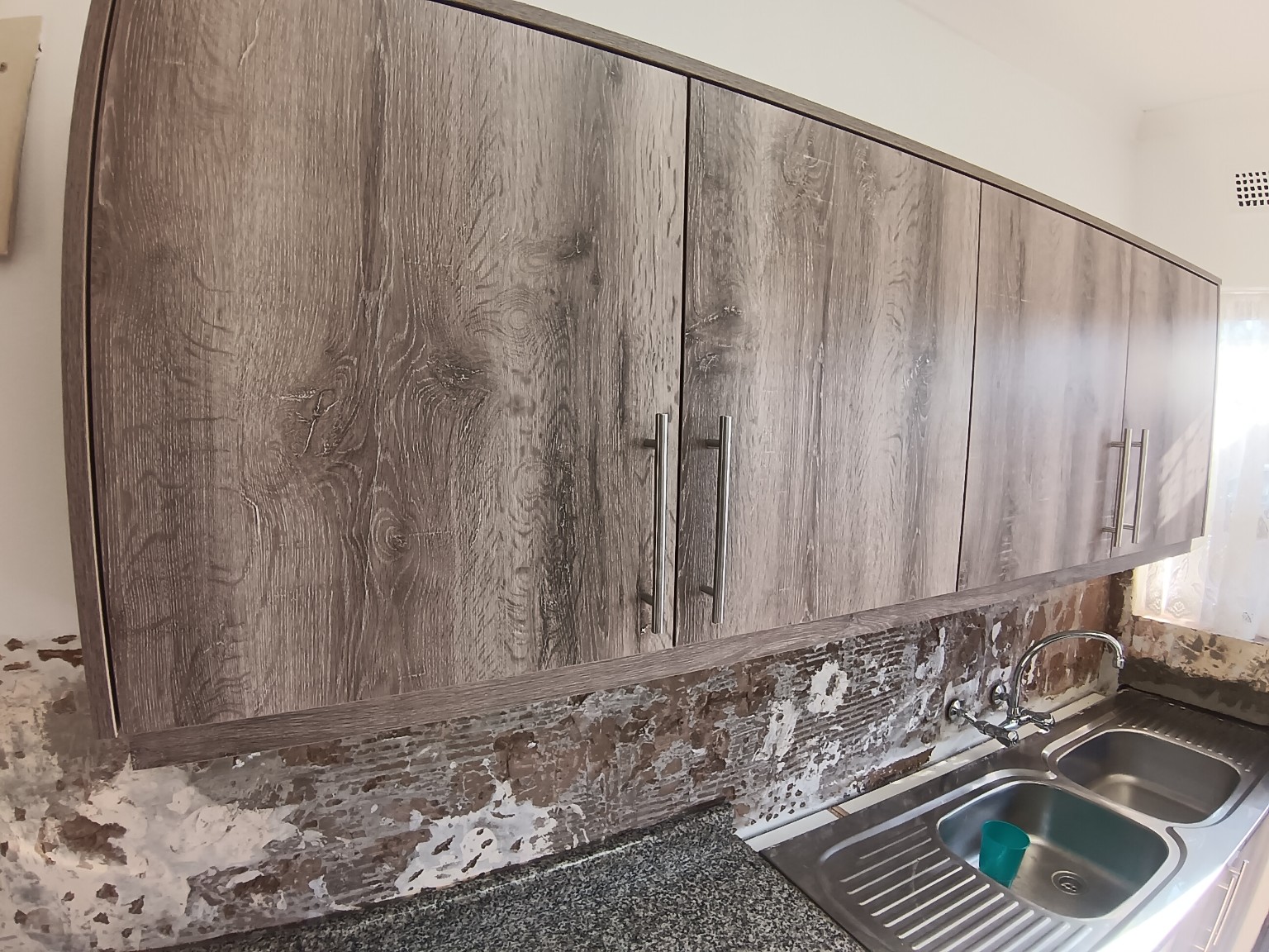 Modern kitchen Amanzimtoti completed - view 5