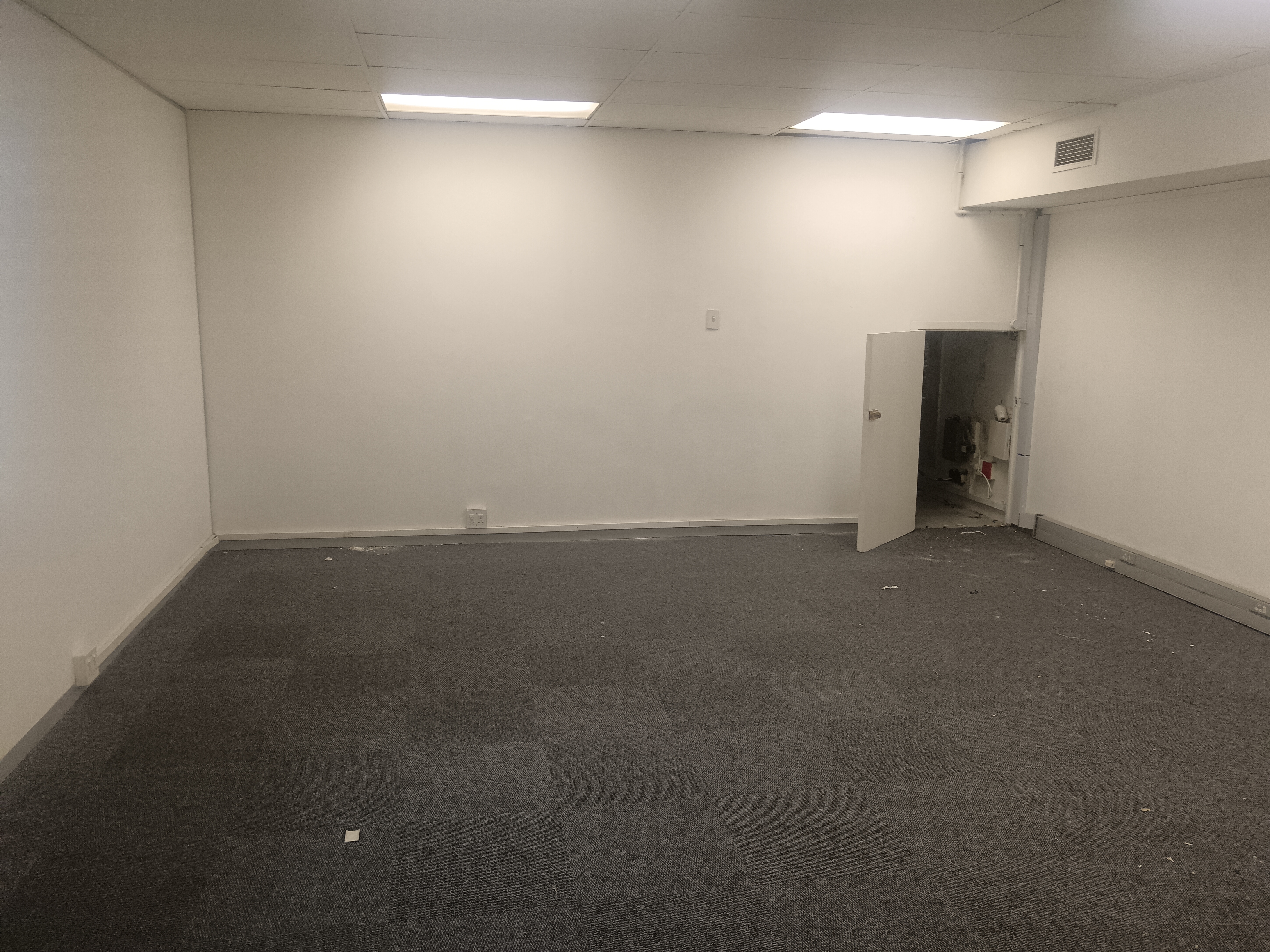 Work zone before partition installation