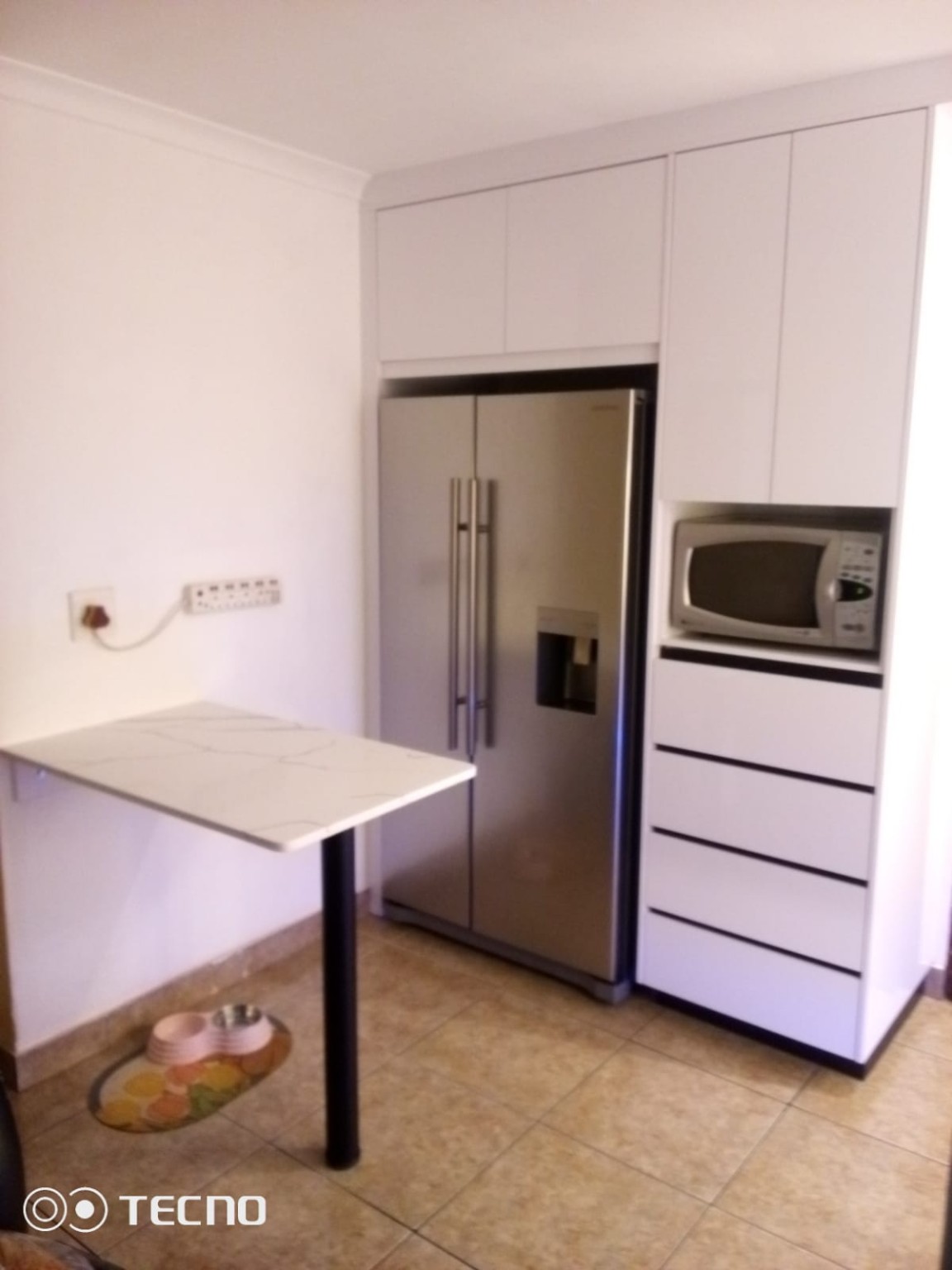 Yvonne's completed kitchen - Gloss Iceberg White, Phoenix